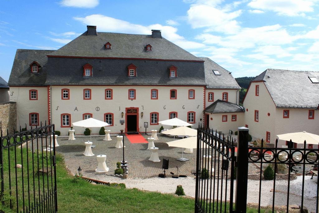 Schlosshotel Burghaus Kronenburg Dahlem (Euskirchen) Exterior photo